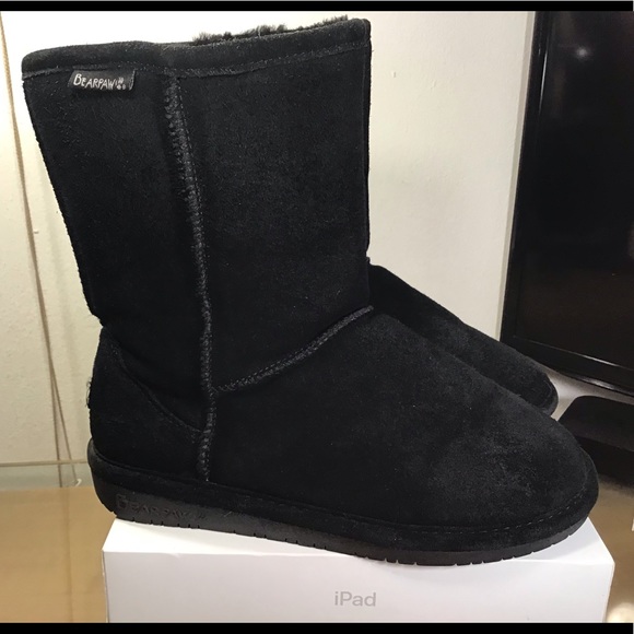 BearPaw Shoes - Beautiful BEARPAW Women's Emma Short Wide Boots.